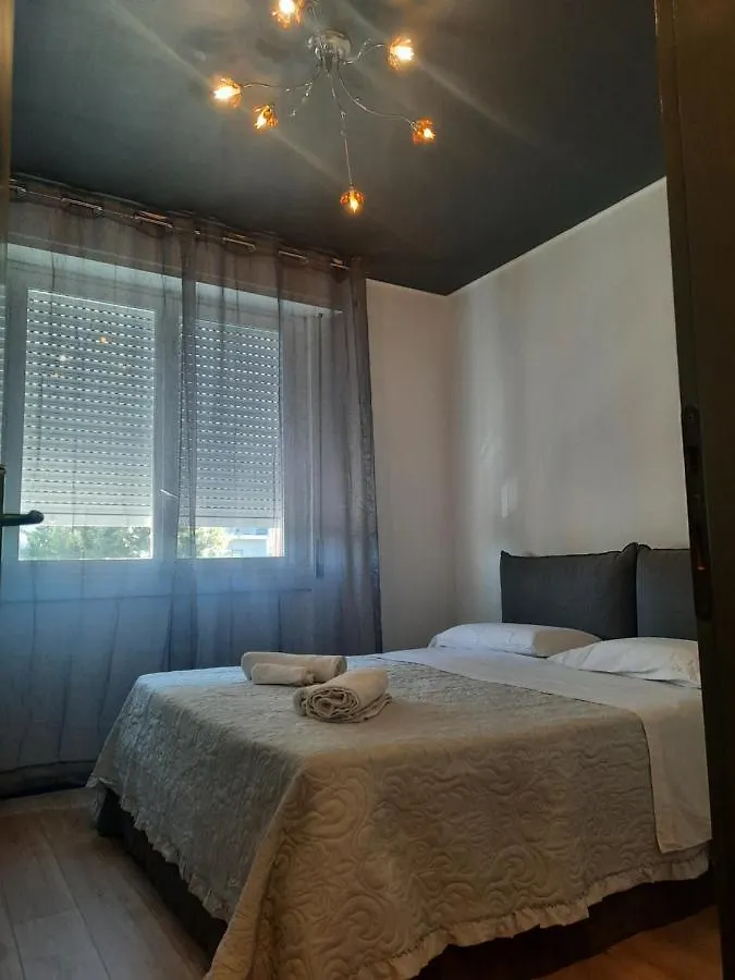 מלון Azzano San Paolo Casa Leonardo Airport 0*,