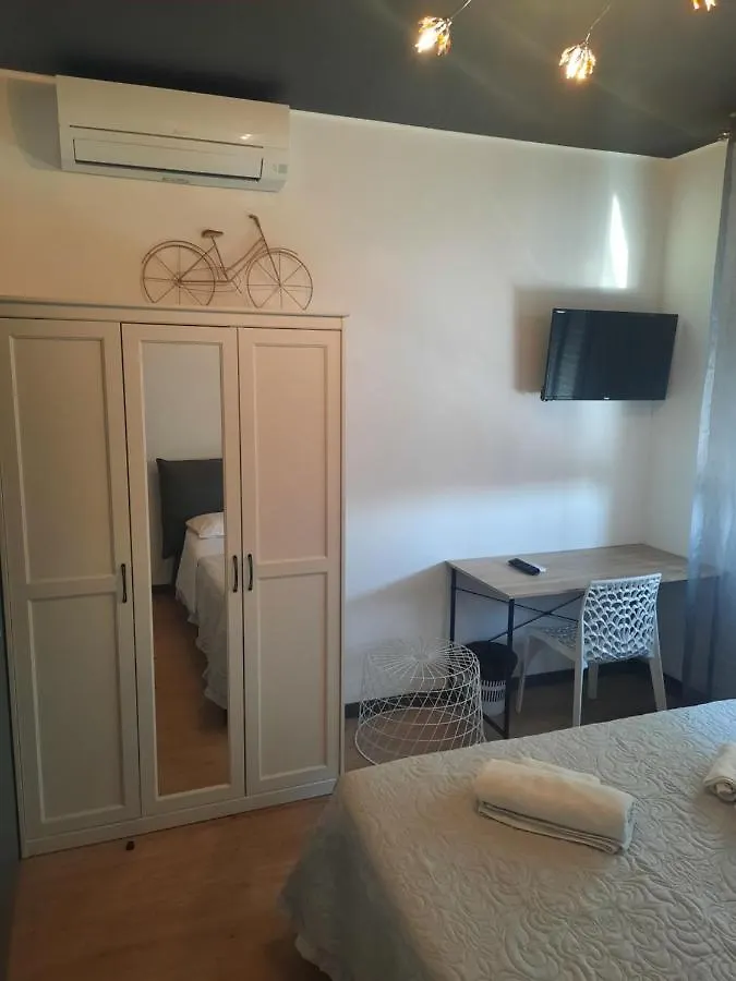 מלון Azzano San Paolo Casa Leonardo Airport בית הארחה